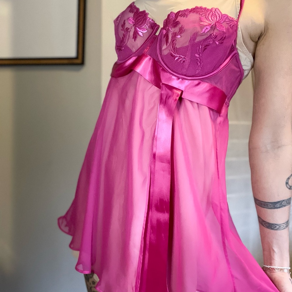 Elegant Pink Lace Chemise